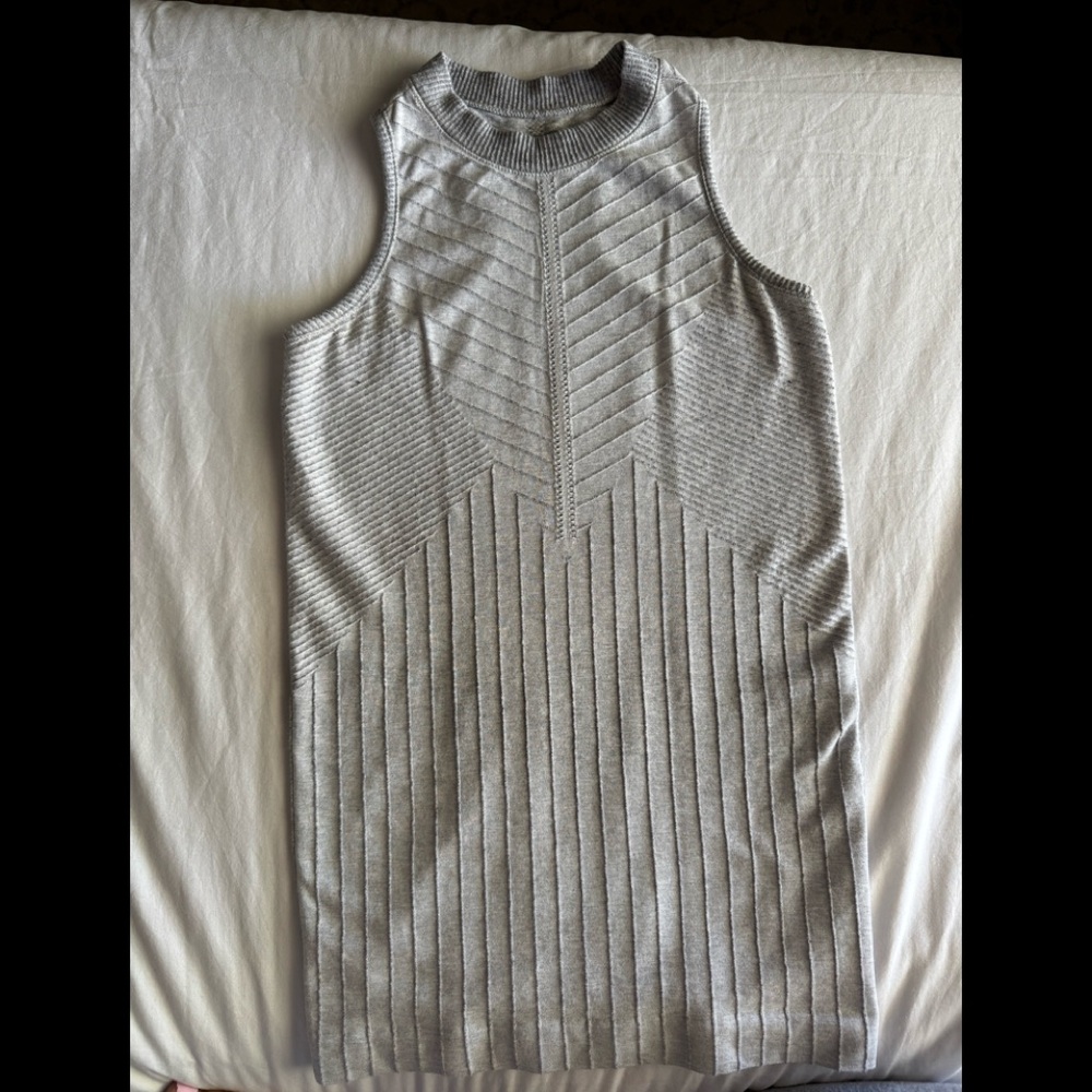 Athleta top